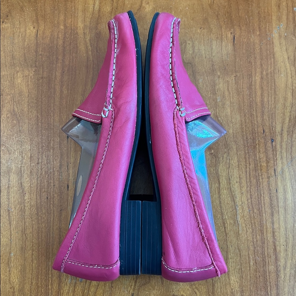 Naturalizer Simmons Coral Pink Leather Loafers w/Cushioned Suede Insoles.  7.5W - Picture 7 of 10